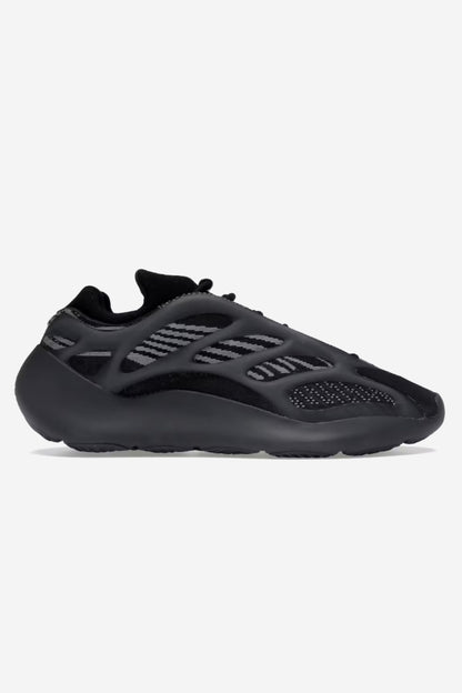700 V3 Trainers