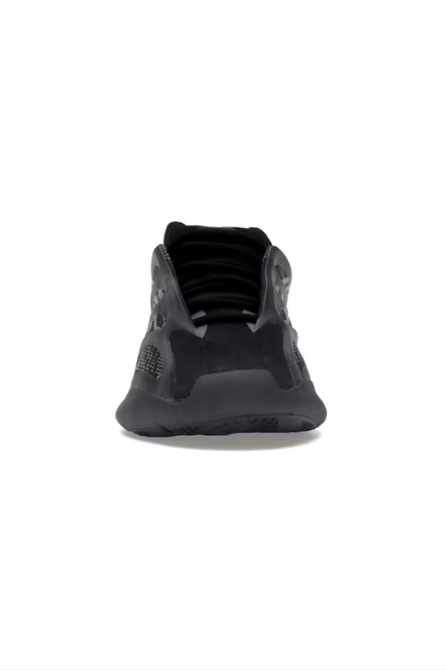 700 V3 Trainers