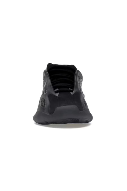 700 V3 Trainers
