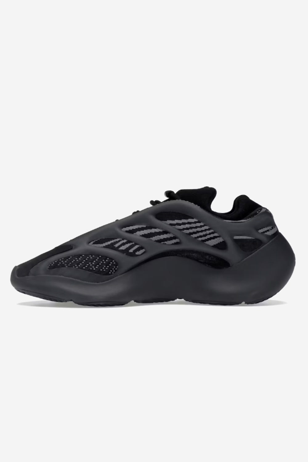 700 V3 Trainers
