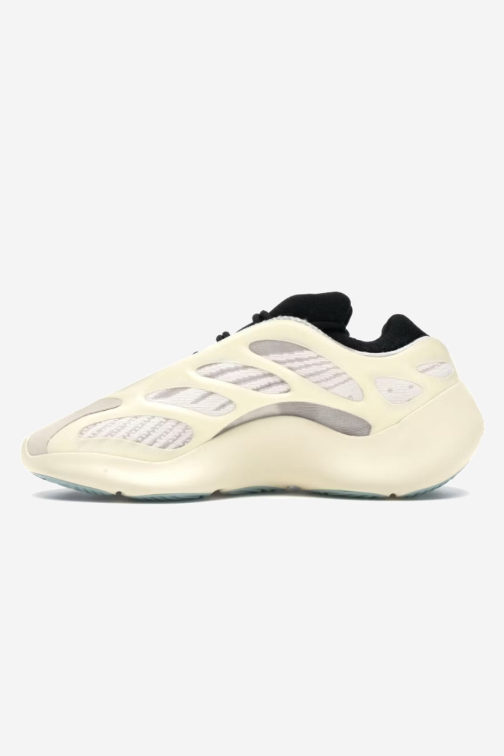 700 V3 Trainers