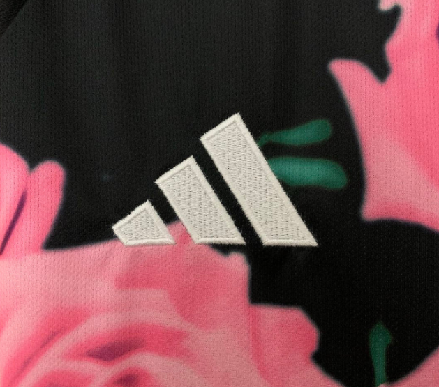 Real Madrid Pink Snake Kit